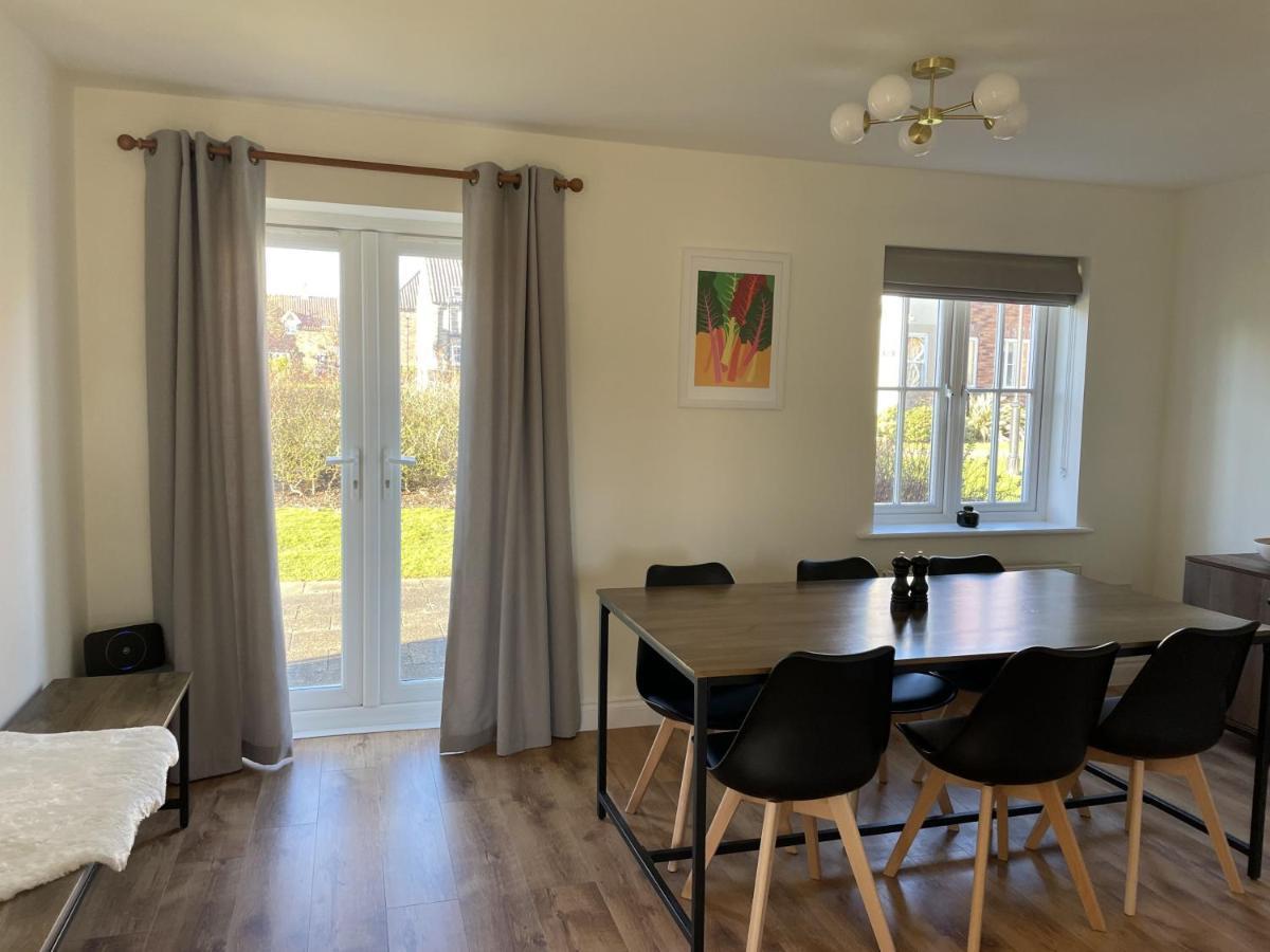 Caramel Cottage At The Bay Filey, Sleeps 6, 2 Dogs Welcome For Free Too المظهر الخارجي الصورة