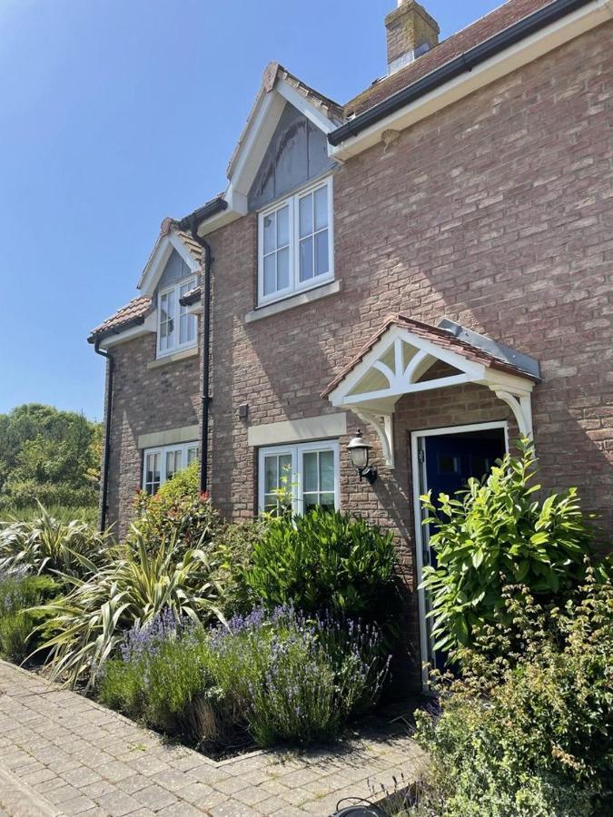 Caramel Cottage At The Bay Filey, Sleeps 6, 2 Dogs Welcome For Free Too المظهر الخارجي الصورة
